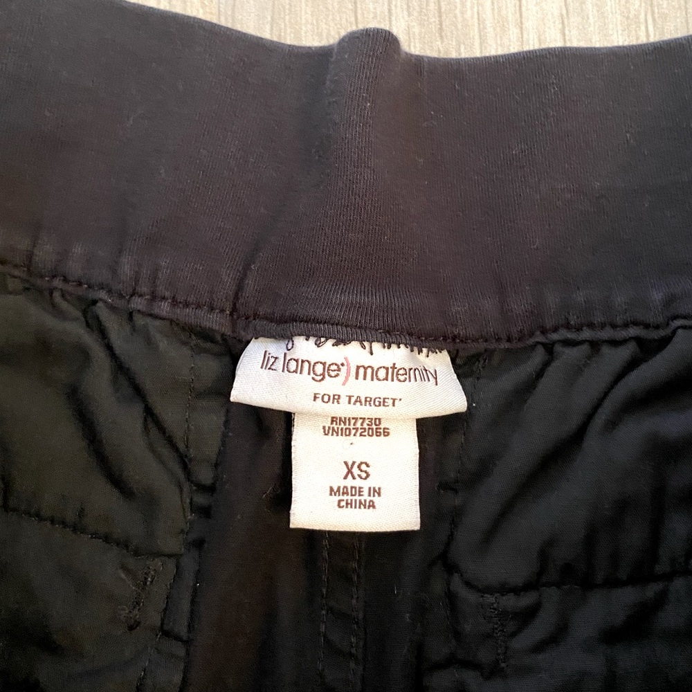 Liz Lange Maternity Bermuda Shorts - Picture 5 of 5